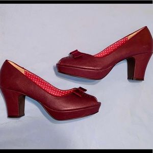 B.A.I.T. (BAIT) FOOTWEAR 1940’s VINTAGE HIGH HEELS-Burgundy/Maroon